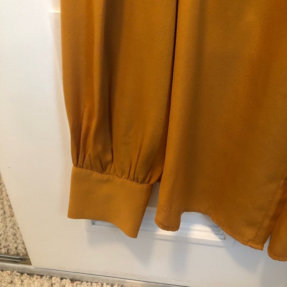 Blouse - brand new. - Picture 4 of 4